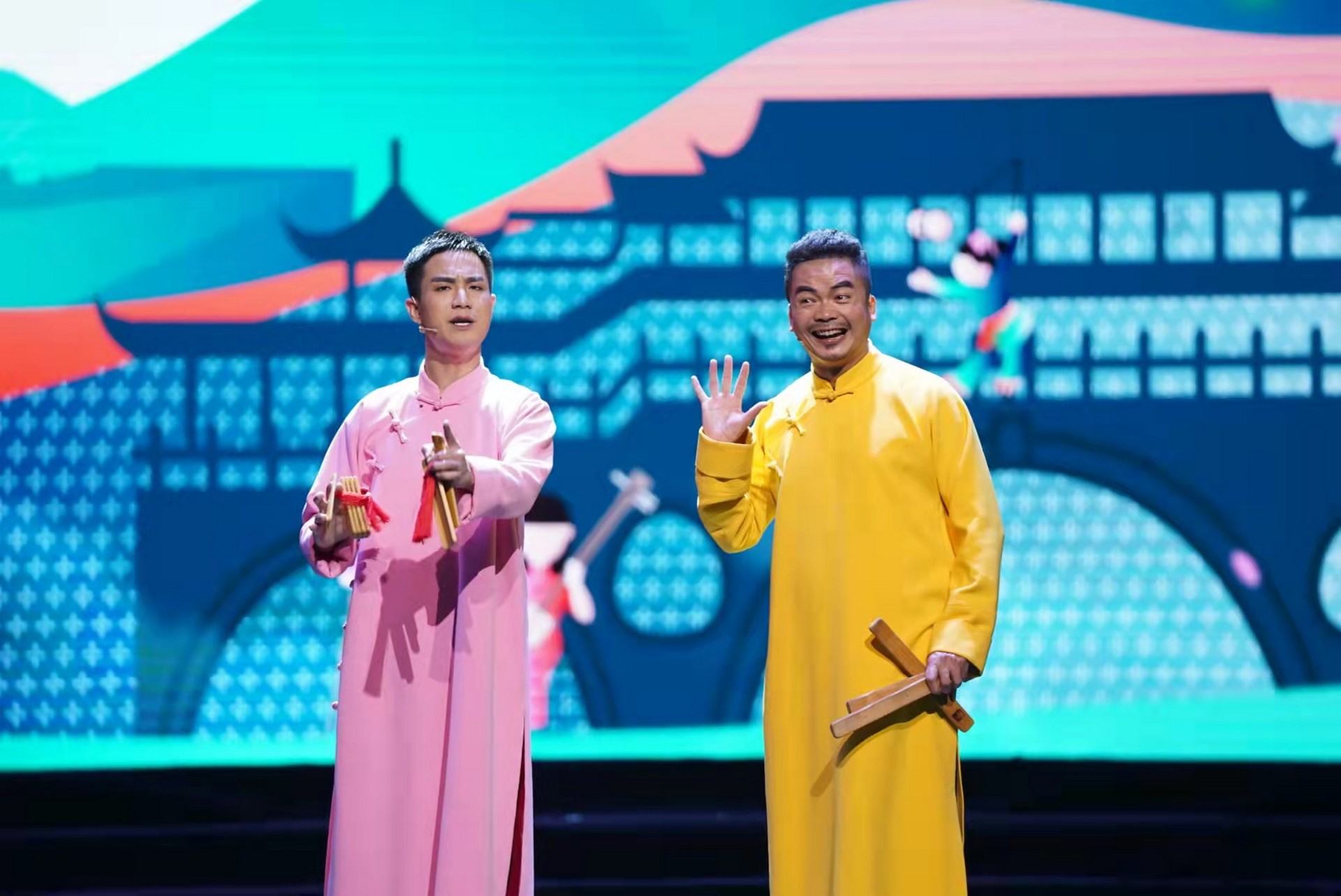 竹板對(duì)打《表哥表弟》(圖1)
